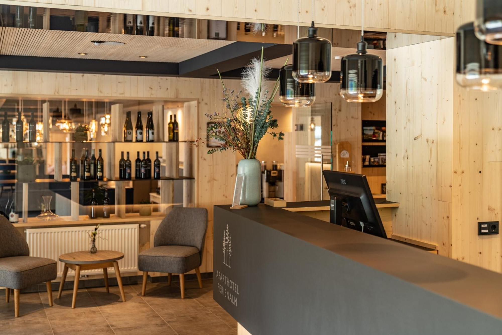 שלאדמינג Ferienalm Panorama Apartments מראה חיצוני תמונה